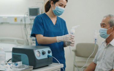 Máy khí dung cho cơ sở y tế: nên quan tâm lưu lượng, độ ồn và bộ phụ kiện